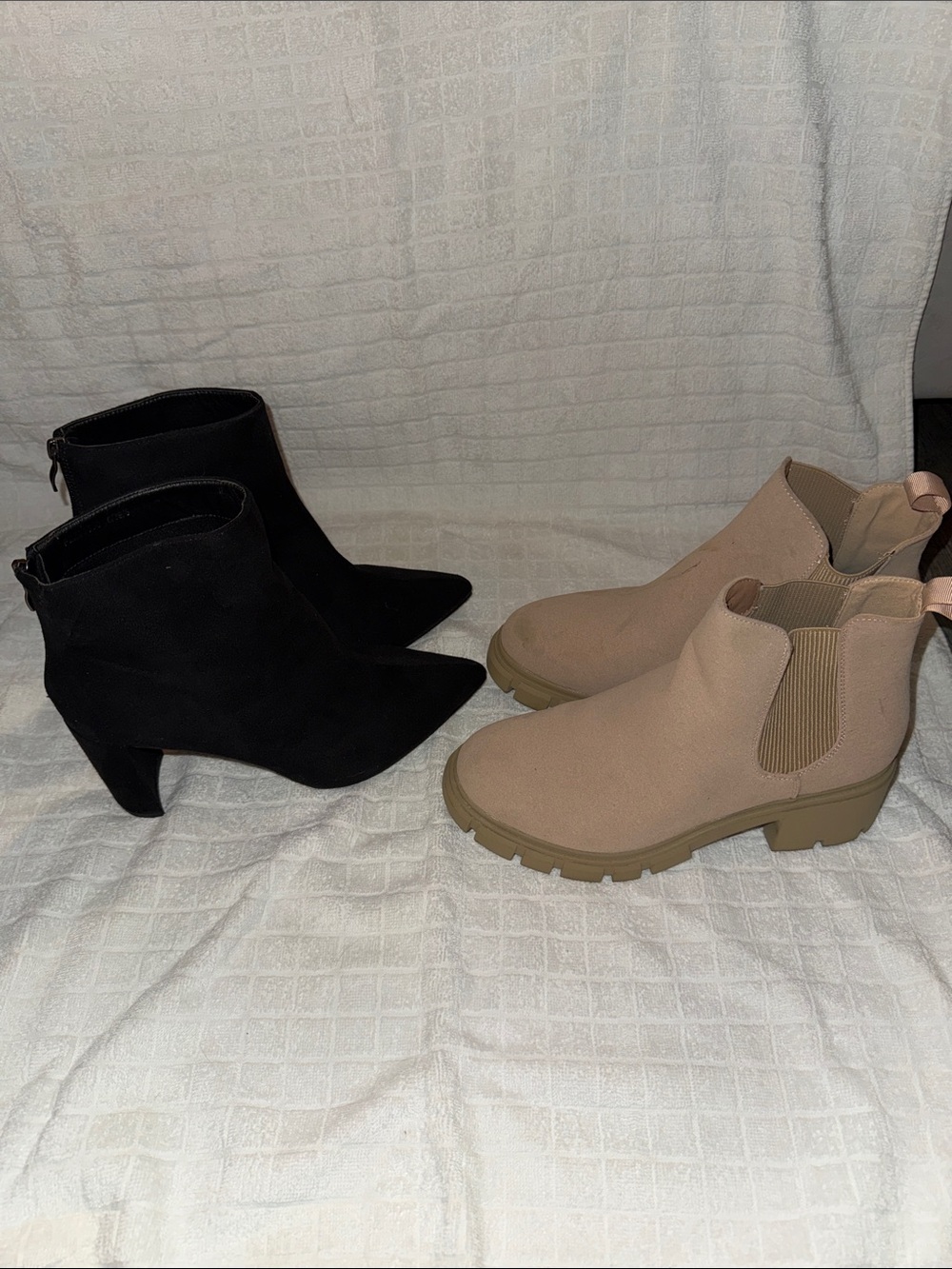 Set of two boots